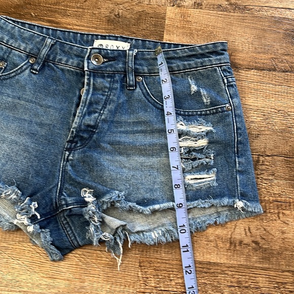 EUC Roxy Denim Shorts - Picture 4 of 7
